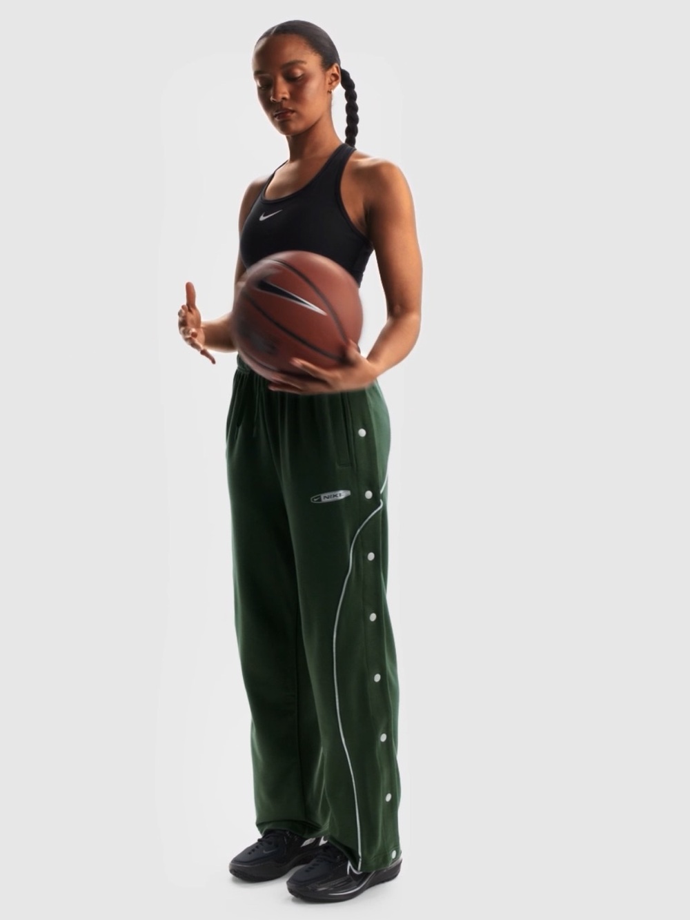 Nike
Women's Fleece Tearaway Pants